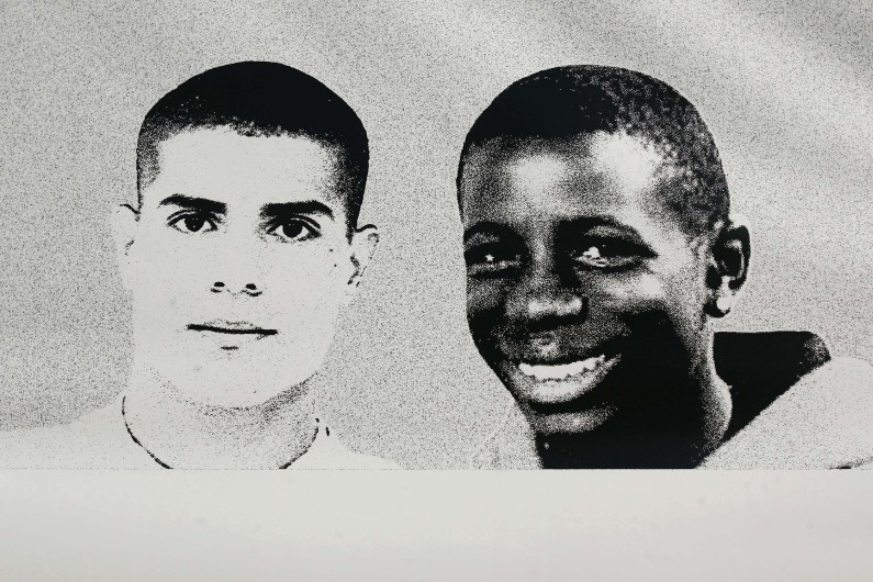 Bouna Traoré, 15 ans, et Zyed Benna, 17 ans, sont morts électrocutés à Clichy-sous-Bois en 2005.