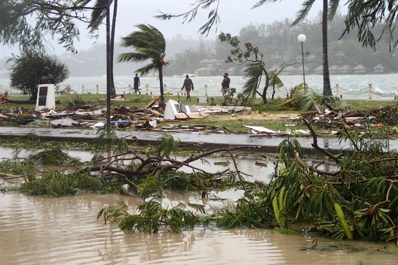 Port Vila, la capitale du Vanuatu, ravagée par le cyclone, le 14 mars 2015.