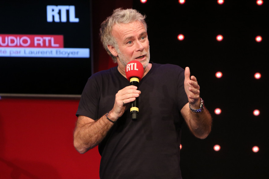 Franck Dubosc sur la scène du Grand Studio RTL