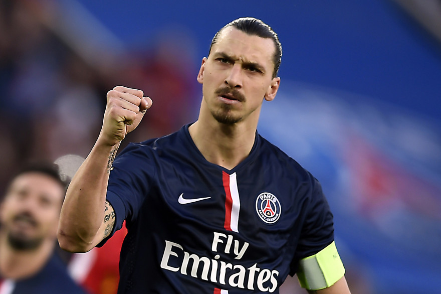 Zlatan Ibrahimovic célèbre un but face à Lens, au Parc des Princes, le 7 march 2015 (archives).