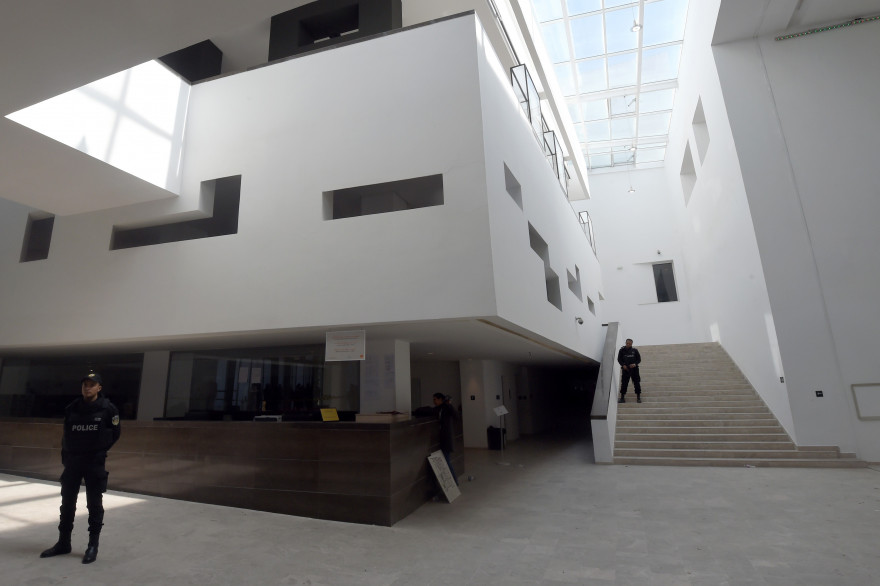 Des policiers au musée du Bardo à Tunis, le 19 mars 2015
