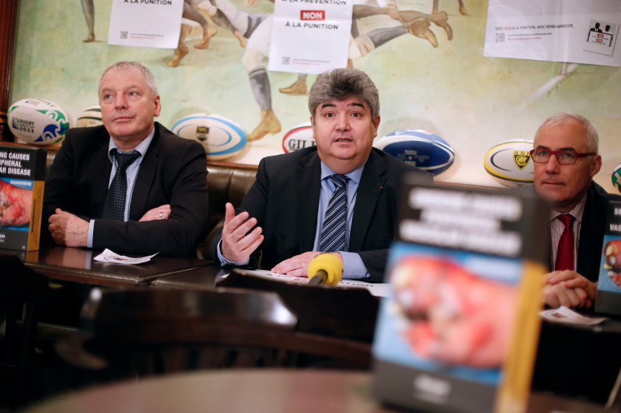 Le président de la Confédération des buralistes, Pascal Montredon, lors d'une conférence de presse à Paris, le 4 mars 2015 (archives).