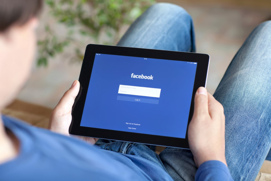 Un internaute sur Facebook