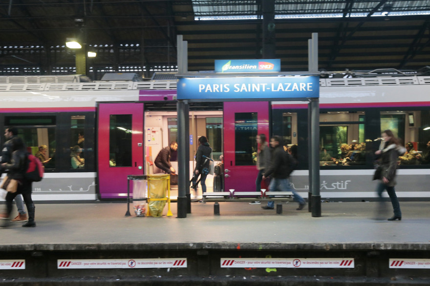 Un train de banlieue de la gare Saint-Lazare à Paris le 9 mars 2015 (illustration).
