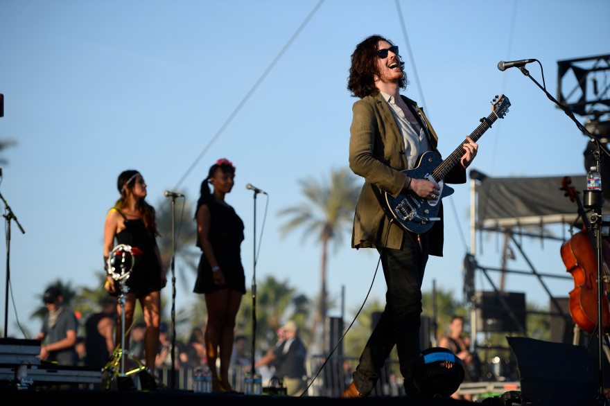 L'artiste irlandais Hozier au festival Coachella samedi 11 avril