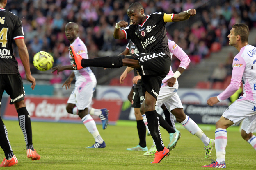 Évian ou Reims : la 18e place, synonyme de Ligue 2, semble promise à l'un des deux