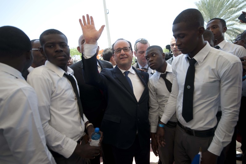 François Hollande à Port-aux-Princes mardi 12 mai 2015