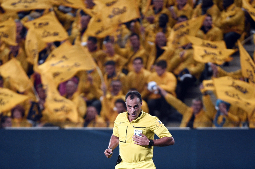 L'arbitre Saïd Ennjimi le Rennes-Marseille en octobre 2014 (archives).