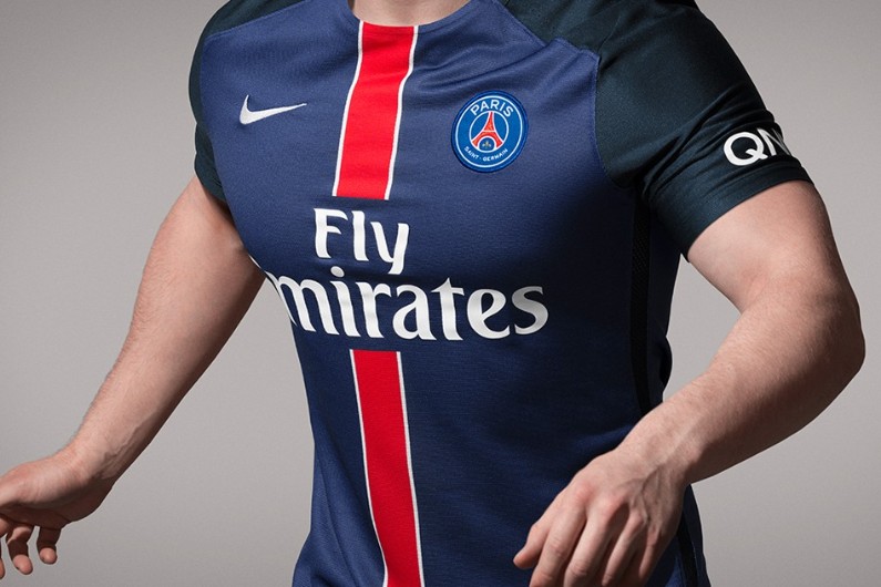 Le maillot domicile du PSG pour la saison 2015-2016
