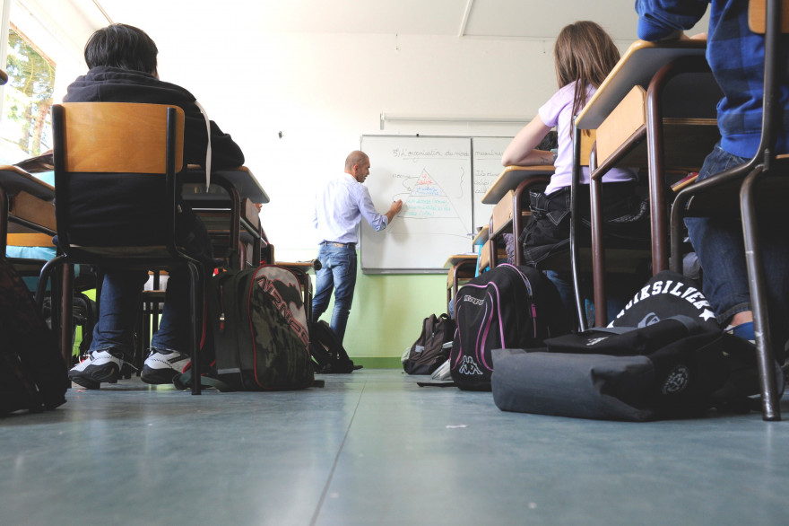Une classe de collège (illustration)