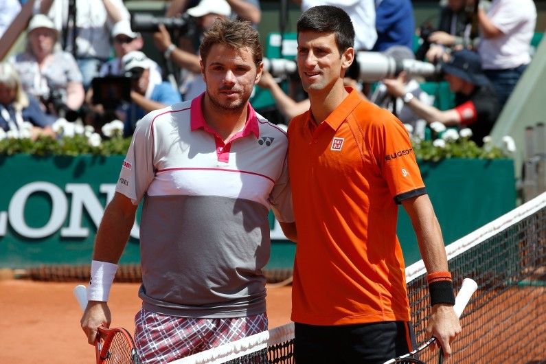 Stan Wawrinka et Novak Djokovic posent avant la finale de Roland-Garros, le 7 juin 2015