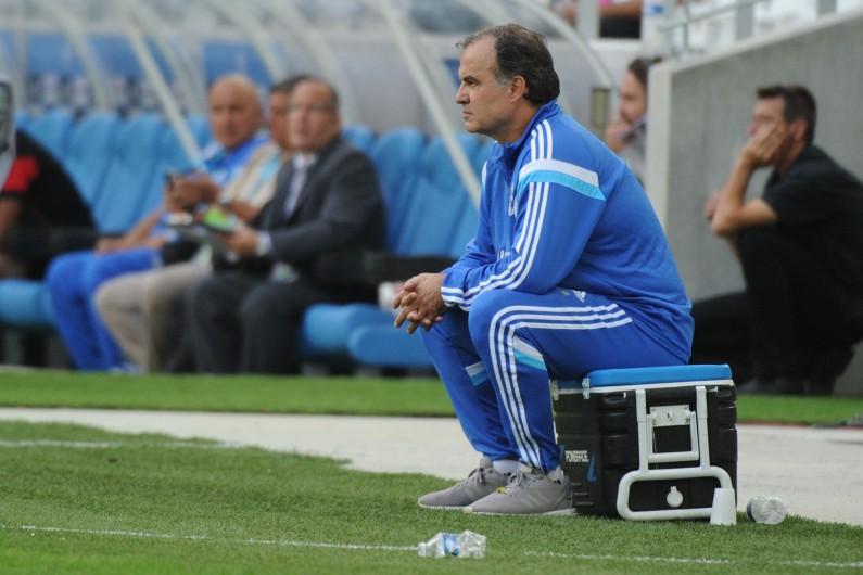 L'Argentin Marcelo Bielsa sur la pelouse du stade Velodrome de Marseille, le 20 septembre 2014