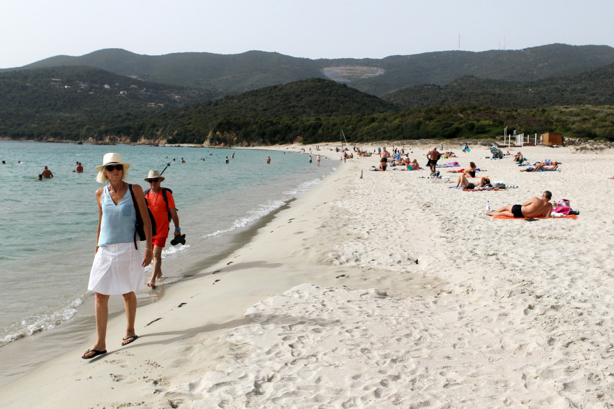 Une plage en Corse (illustration)