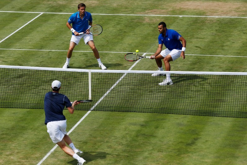 Jo-Wilfried Tsonga et Nicolas Mahut face aux frères Murray en Coupe Davis, au Queen's le 18 juillet 2015
