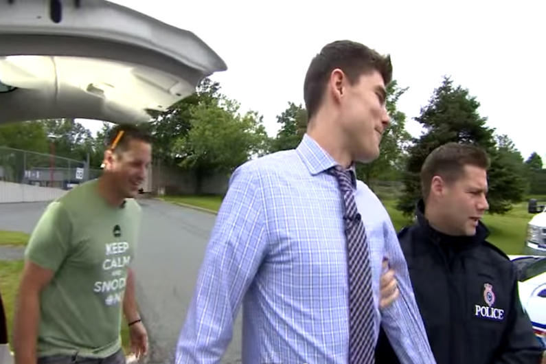 La fausse arrestation du présentateur météo Ryan Snoddon a été partagée plus de 1000 fois sur les réseaux sociaux.