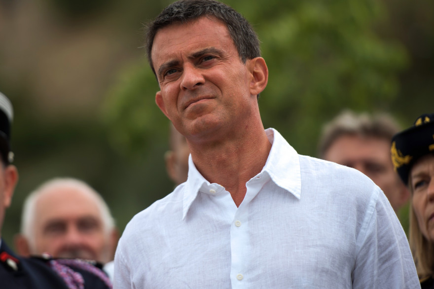 Manuel Valls en visite à ainte-Croix-de-Verdon le 10 août 2015