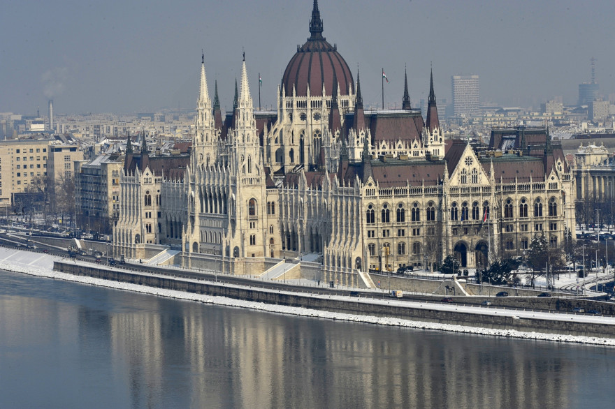 La Hongrie espère accueillir les Jeux pour la première fois grâce à Budapest, sa capitale. Il s'agit de la dernière candidature confirmée