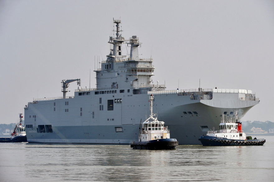 Le Mistral Sebastopol dans le port de Saint-Nazaire, en mars 2015