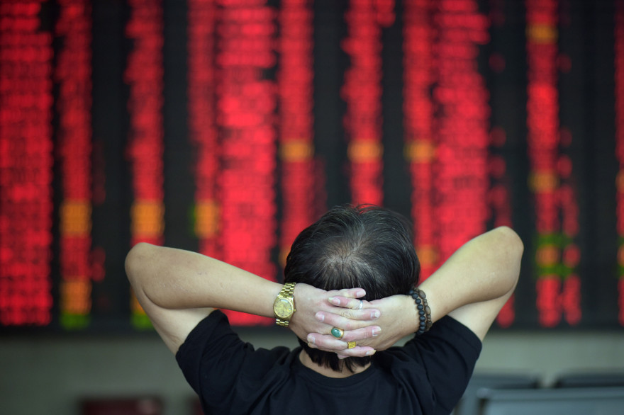 Un investisseur à la bourse de Shanghai en juillet 2015