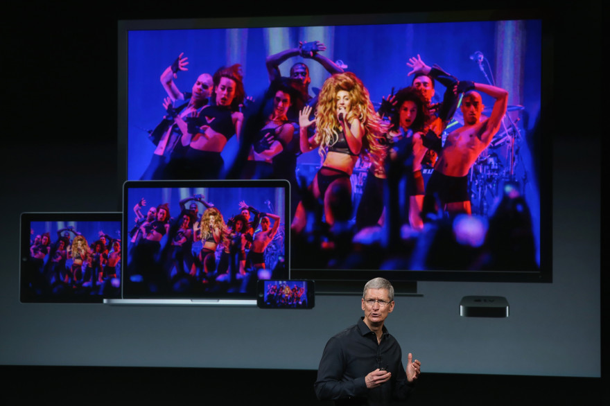 Le PDG d'Apple Tim Cook évoque l'iTunes Festival lors d'une conférence Apple en septembre 2013