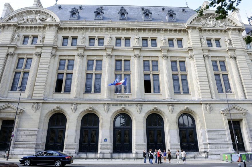 L'une des façades de l'université de la Sorbonne (Paris IV), le 25 mai 2009 à Paris.