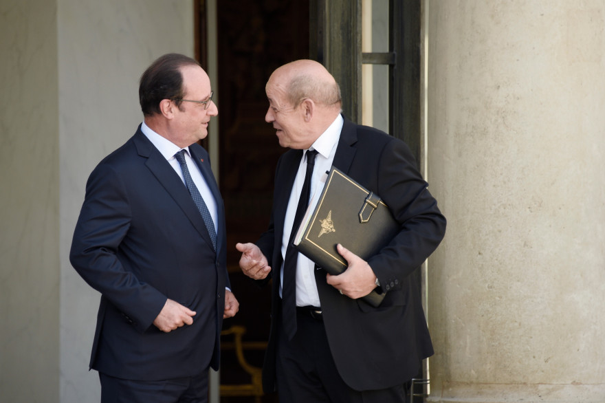 François Hollande et Jean-Yves Le Drian le 29 juillet 2015 à Paris.