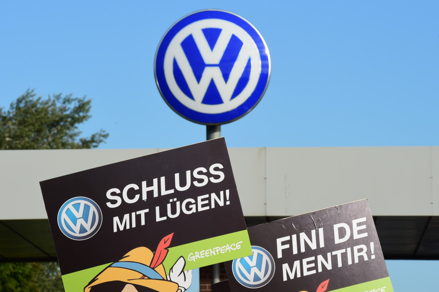 Volkswagen est au cœur d'une affaire où l'entreprise aurait contourné les tests antipoillution de ses voitures diesel.