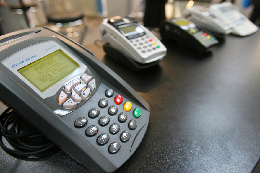 Un terminal de paiement par carte bleue