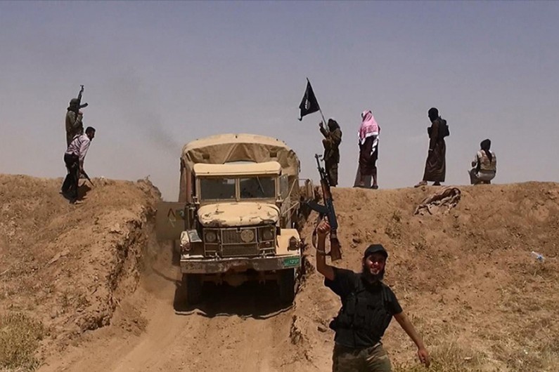 Des combattants de l'État islamique (photo diffusée sur le compte Twitter jihadiste Al-Baraka news le 11 juin 2014) (archive).