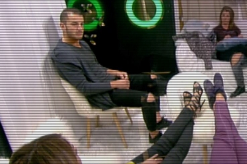 Jonathan s'est adressé à Coralie de manière virulente
