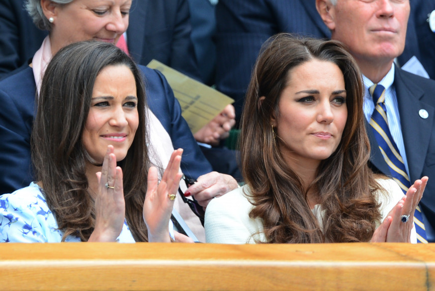 Kate et Pippa Middleton lors du tournoi de Wimbledon en juillet 2012