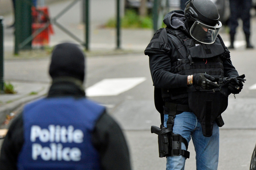 Les forces de sécurité belges dans le district de Molenbeek à Bruxelles, le 16 novembre 2015.