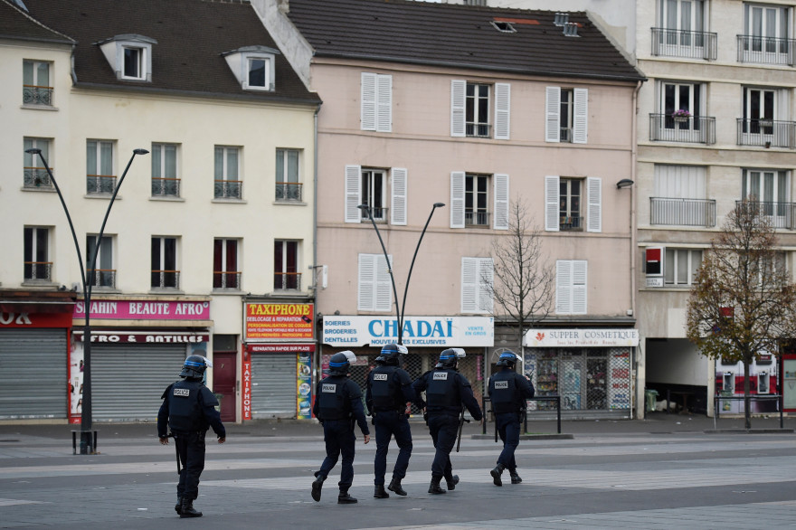 Assaut à Saint-Denis : le RAID a lancé une opération dès l'aube, mercredi 17 novembre.
