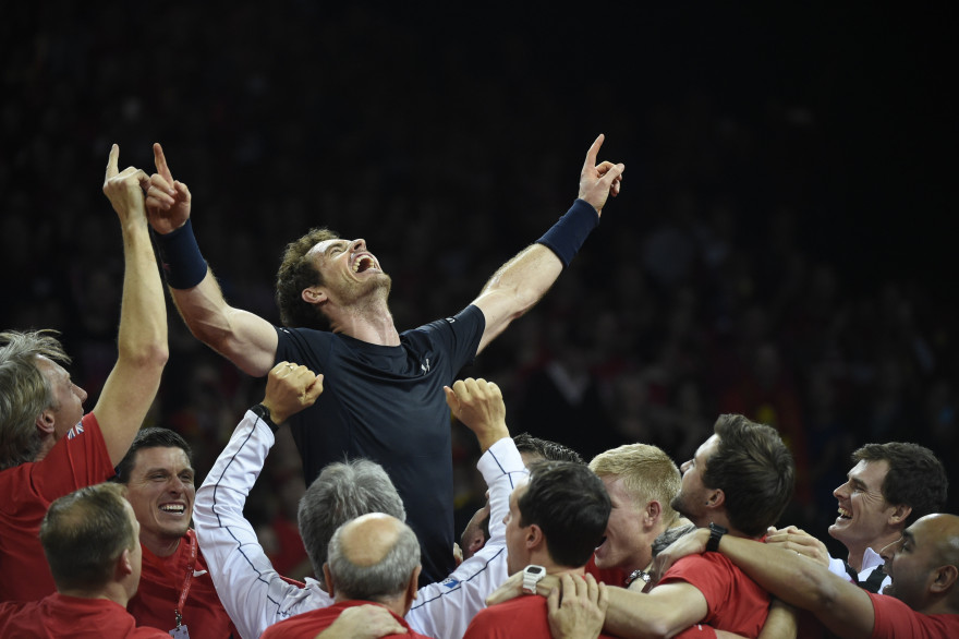 Andy Murray porté en triomphe par l'équipe de Grande-Bretagne en finale de Coupe Davis le 29 novembre 2015