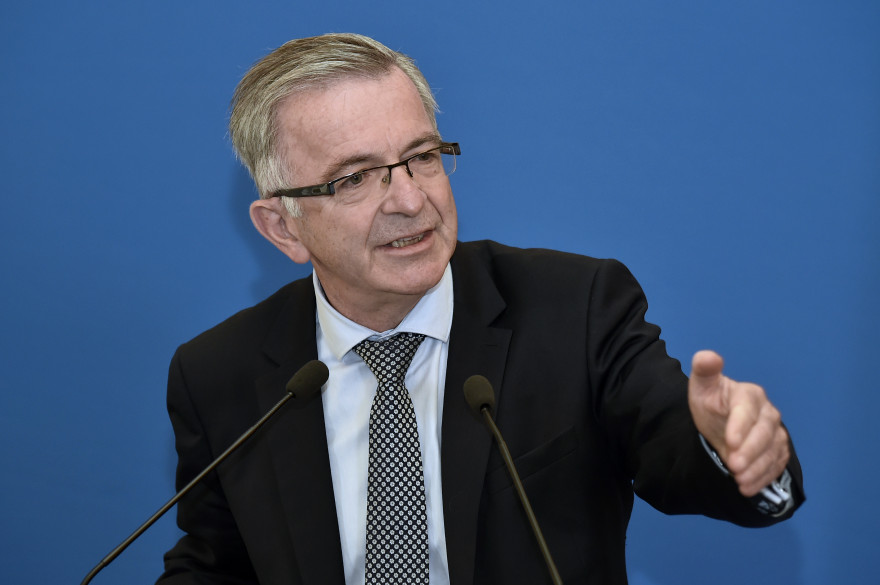 François Bonneau (PS) a réussi à conserver son siège à la tête de la région Centre-Val de Loire