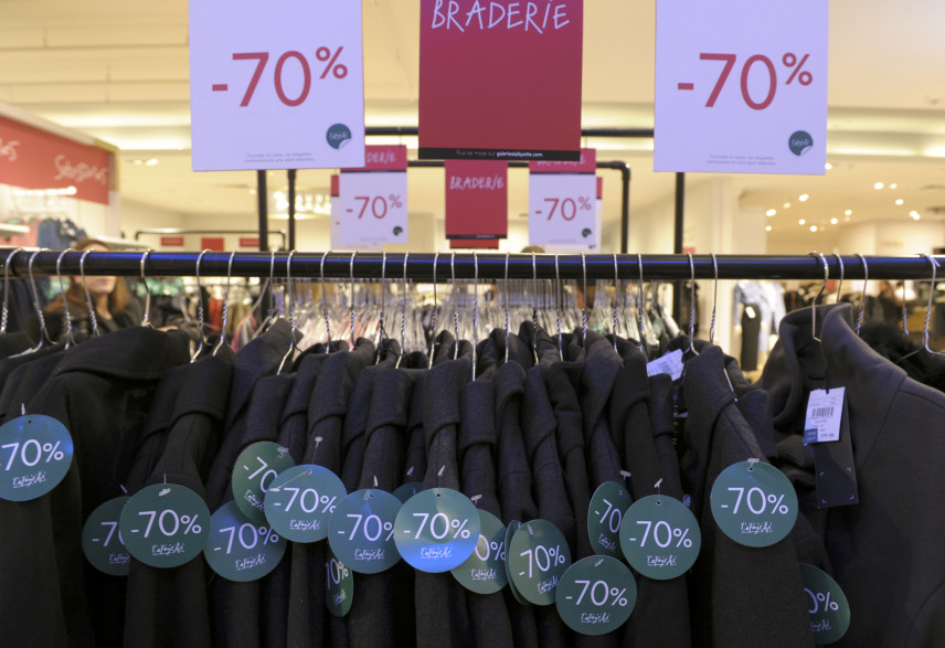Les soldes d'hiver débuteront le mercredi 6 janvier 2016, sauf en Lorraine où elles ont déjà commencé