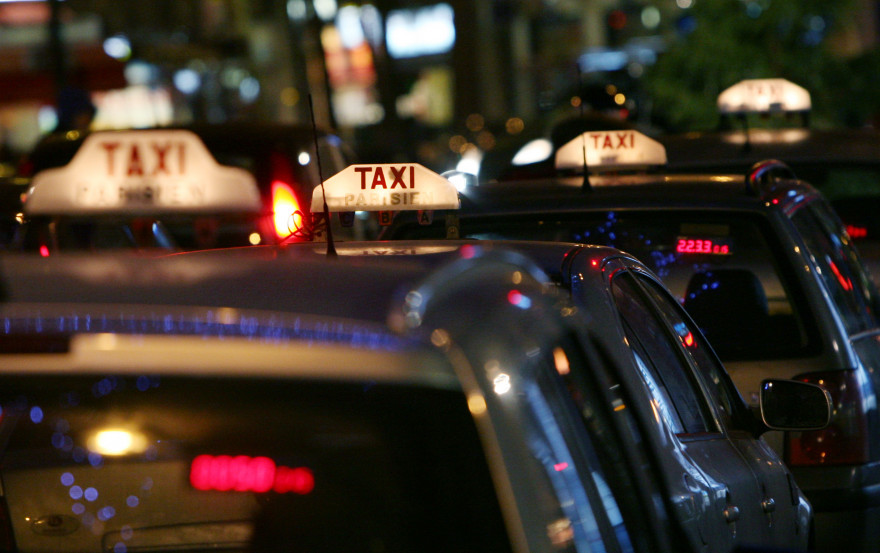 Des taxis parisiens (illustration)