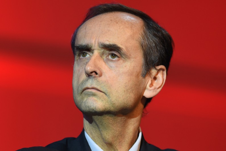 Robert Ménard lors d'un meeting de campagne à Nîmes le 2 décembre.