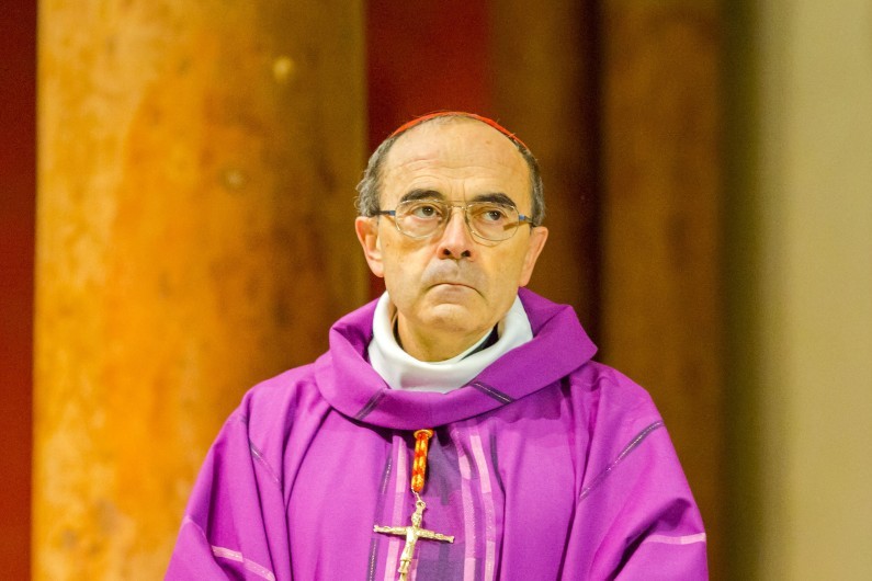 Mgr Barbarin, cardinal et archevêque de Lyon