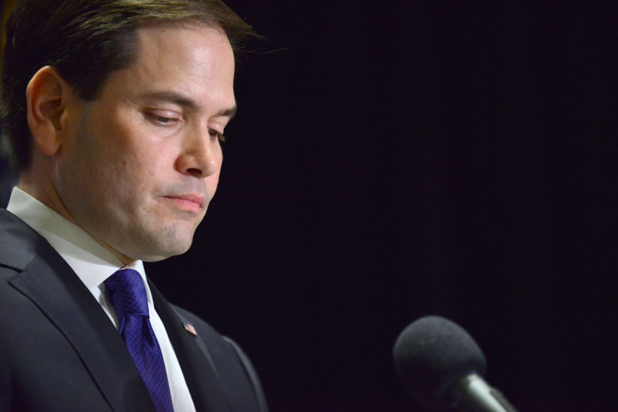 Marco Rubio annonce son retrait à ses supporters après avoir perdu dans l'État de Floride, le 15 mars 2016