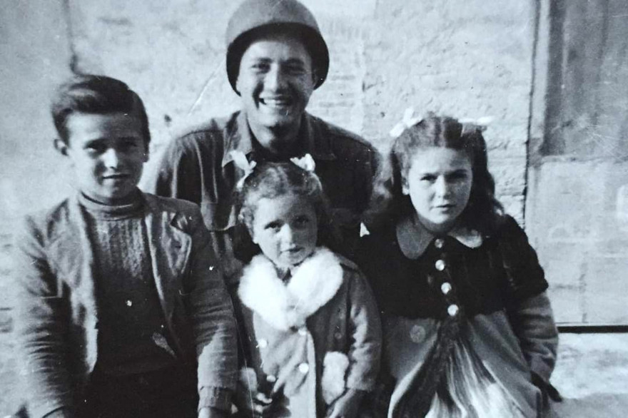 Martin Adler aux côtés de Bruno, Mafalda et Giuliana, en 1944
