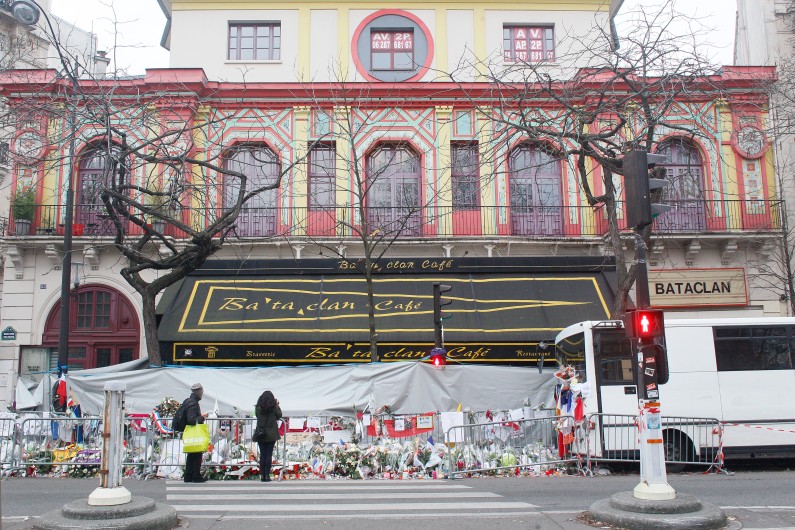 Le Bataclan, un mois après les attentats