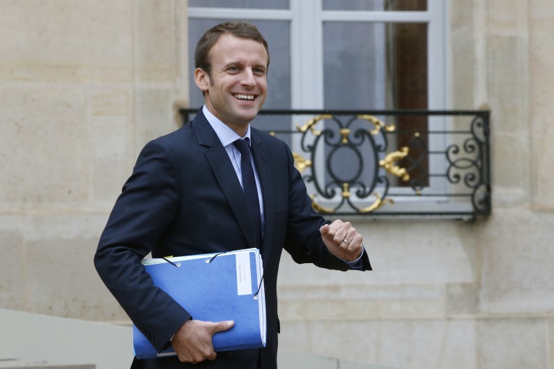 Emmanuel Macron à la sortie du conseil des ministres mercredi 16 septembre 2015