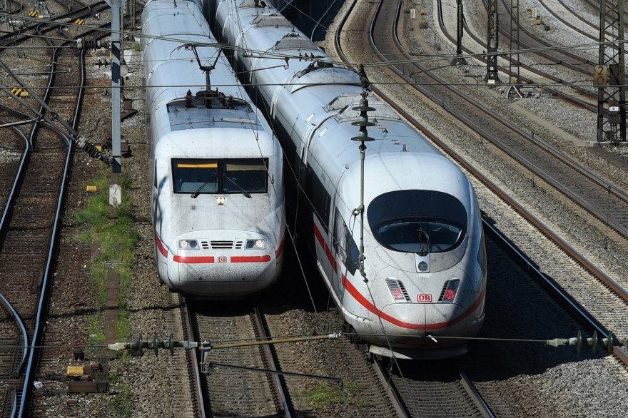 Des trains de la Deutsche Bahn, près de Munich, en Allemagne.