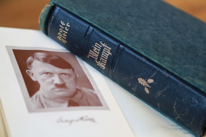 La réédition de "Mein Kampf" est un succès en librairie en Allemagne
