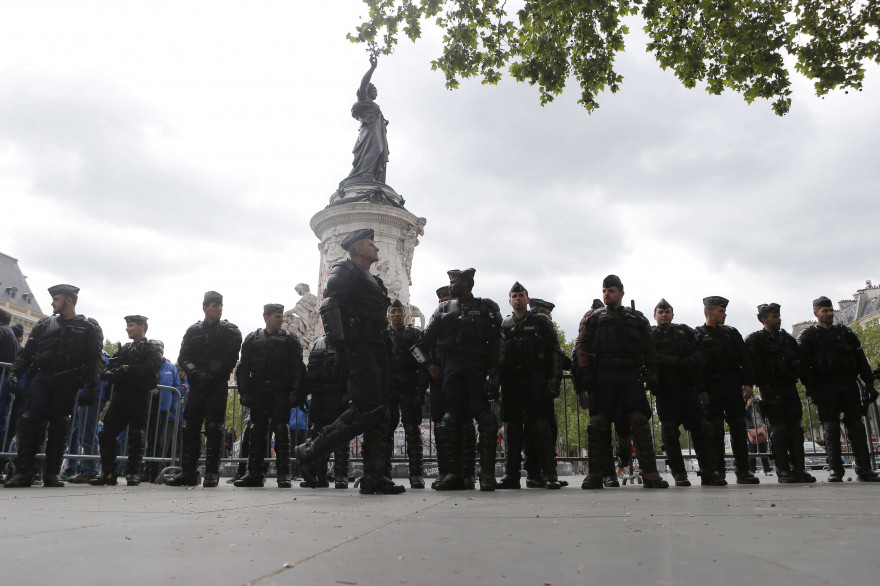 Les policiers manifestent à l'appel des syndicats contre la "haine anti-flic" mercredi 18 mai (ILLUSTRATION)