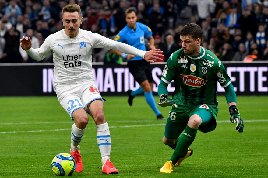 Valentin Rongier face à Ludovic Butelle lors de OM-Angers le 25 janvier 2020