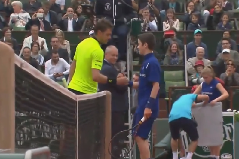 À Roland-Garros, le Suisse Stan Wawrinka a proposé à un ramasseur de balles de jouer contre lui.