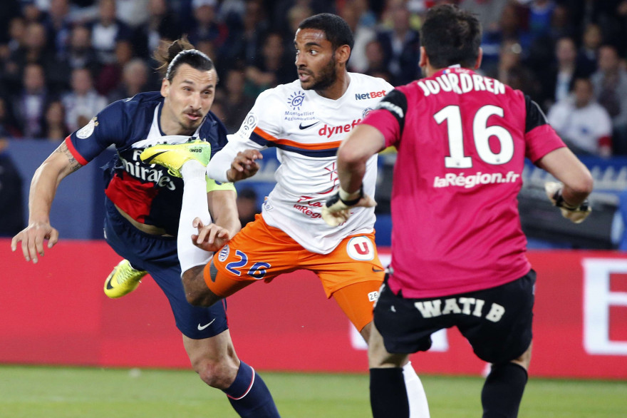 Yassine Jebbour, ici aux prises avec Zlatan Ibrahimovic, est en garde à vue dans le VIIIe arrondissement de Paris.