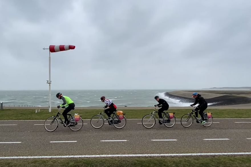 Tempete Ciara Aux Pays Bas Un Championnat De Cyclisme Contre Le Vent